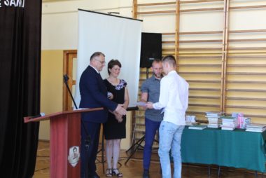 Zdjęcie z galerii Uroczyste zakończenie roku szkolnego 2021/2022