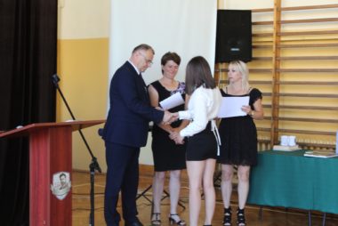 Zdjęcie z galerii Uroczyste zakończenie roku szkolnego 2021/2022