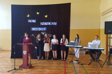 Zdjęcie z galerii Uroczyste rozpoczęcie roku szkolnego 2022/2023