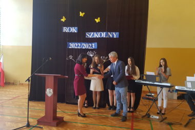 Zdjęcie z galerii Uroczyste rozpoczęcie roku szkolnego 2022/2023