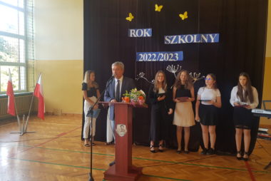 Zdjęcie z galerii Uroczyste rozpoczęcie roku szkolnego 2022/2023