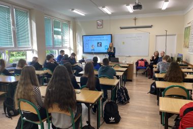 Zdjęcie z galerii Spotkanie uczniów klas pierwszych z pracownikami Poradni Psychologiczno – Pedagogicznej 13.10.2023