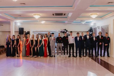Zdjęcie z galerii Studniówka 2024