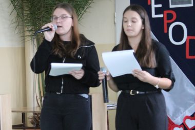 Zdjęcie z galerii Akademia z okazji 106. rocznicy Odzyskania Niepodległości 8.11.2024