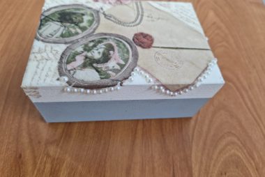 Zdjęcie z galerii Warsztaty rękodzieła decoupage 05.02.2025