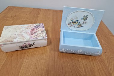 Zdjęcie z galerii Warsztaty rękodzieła decoupage 05.02.2025