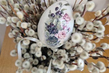 Zdjęcie z galerii Wielkanocne warsztaty rękodzieła decoupage w ZS w Brniu 16.04.2025
