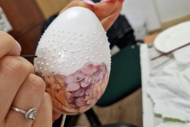 Zdjęcie z galerii Wielkanocne warsztaty rękodzieła decoupage w ZS w Brniu 16.04.2025