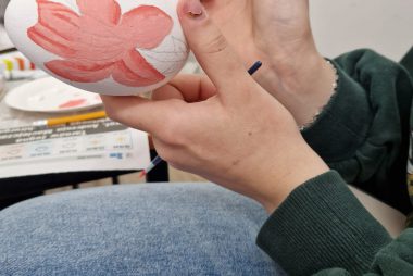 Zdjęcie z galerii Wielkanocne warsztaty rękodzieła decoupage w ZS w Brniu 16.04.2025