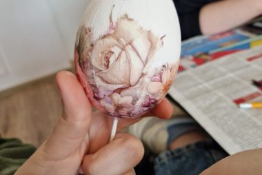 Zdjęcie z galerii Wielkanocne warsztaty rękodzieła decoupage w ZS w Brniu 16.04.2025