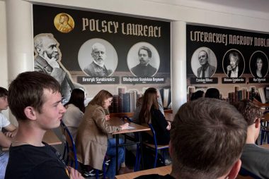 Zdjęcie z galerii Pogadanka policjanta Komendy Powiatowej Policji w Dąbrowie Tarnowskiej 23.04.2025