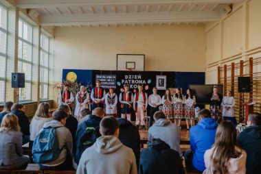 Zdjęcie z galerii Dzień Patrona Szkoły 02.12.2025