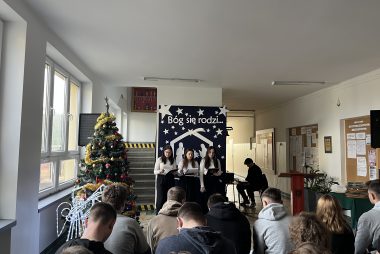 Zdjęcie z galerii Szkolny Opłatek 19.12.2025
