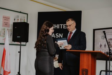 Zdjęcie z galerii Uroczyste pożegnanie klasy V technikum architektury krajobrazu 24.04.2026