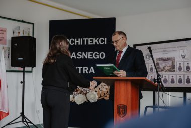Zdjęcie z galerii Uroczyste pożegnanie klasy V technikum architektury krajobrazu 24.04.2026