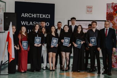 Zdjęcie z galerii Uroczyste pożegnanie klasy V technikum architektury krajobrazu 24.04.2026