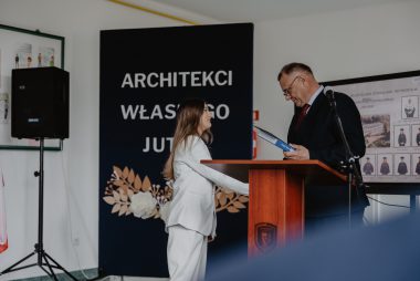 Zdjęcie z galerii Uroczyste pożegnanie klasy V technikum architektury krajobrazu 24.04.2026