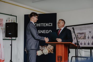 Zdjęcie z galerii Uroczyste pożegnanie klasy V technikum architektury krajobrazu 24.04.2026