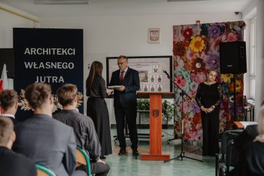 Zdjęcie z galerii Uroczyste pożegnanie klasy V technikum architektury krajobrazu 24.04.2026