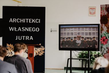 Zdjęcie z galerii Uroczyste pożegnanie klasy V technikum architektury krajobrazu 24.04.2026