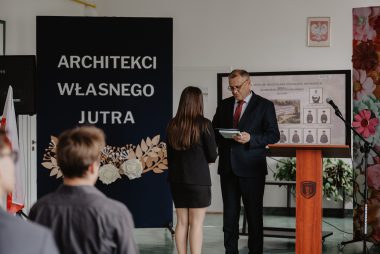 Zdjęcie z galerii Uroczyste pożegnanie klasy V technikum architektury krajobrazu 24.04.2026