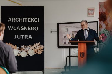 Zdjęcie z galerii Uroczyste pożegnanie klasy V technikum architektury krajobrazu 24.04.2026