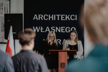 Zdjęcie z galerii Uroczyste pożegnanie klasy V technikum architektury krajobrazu 24.04.2026