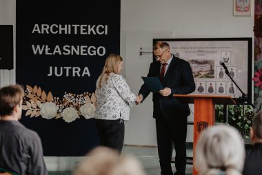 Zdjęcie z galerii Uroczyste pożegnanie klasy V technikum architektury krajobrazu 24.04.2026