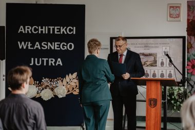 Zdjęcie z galerii Uroczyste pożegnanie klasy V technikum architektury krajobrazu 24.04.2026