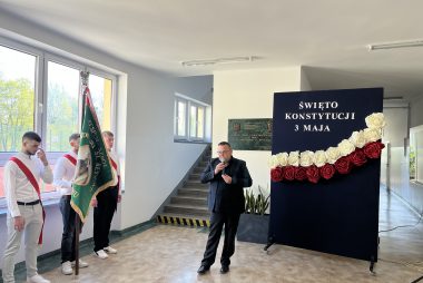 Zdjęcie z galerii Uroczysty apel z okazji Święta Konstytucji 3 Maja 30.04.2026